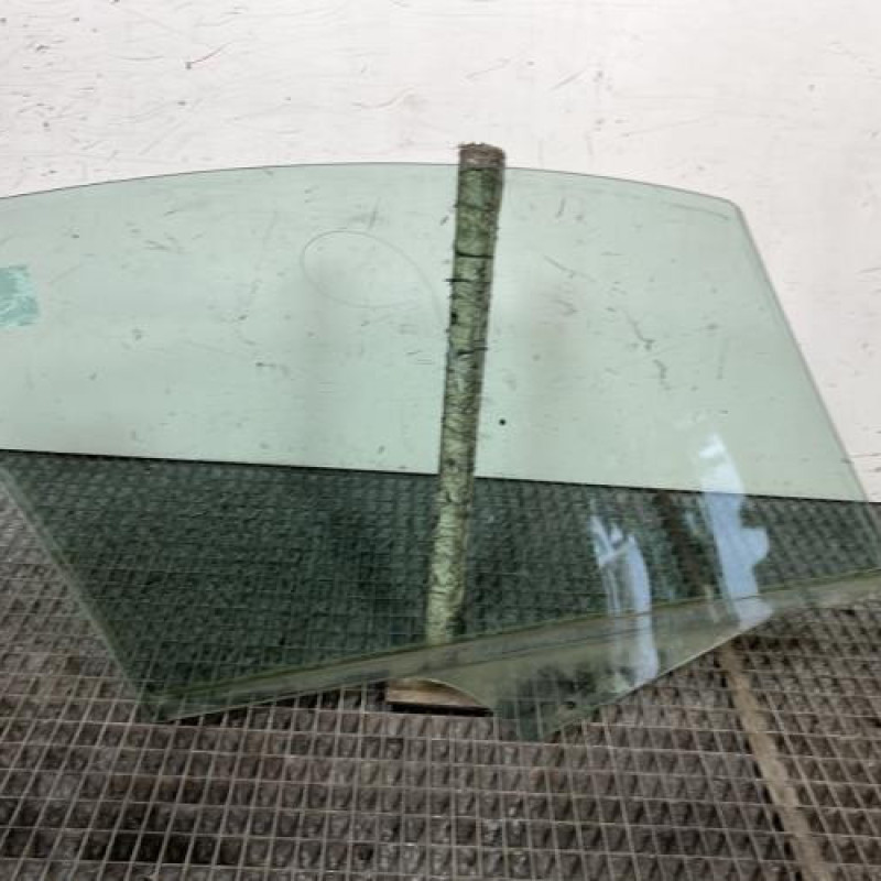 Vitre avant gauche CITROEN C3 1 Photo n°4