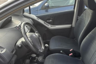 Charniere de capot TOYOTA YARIS 2