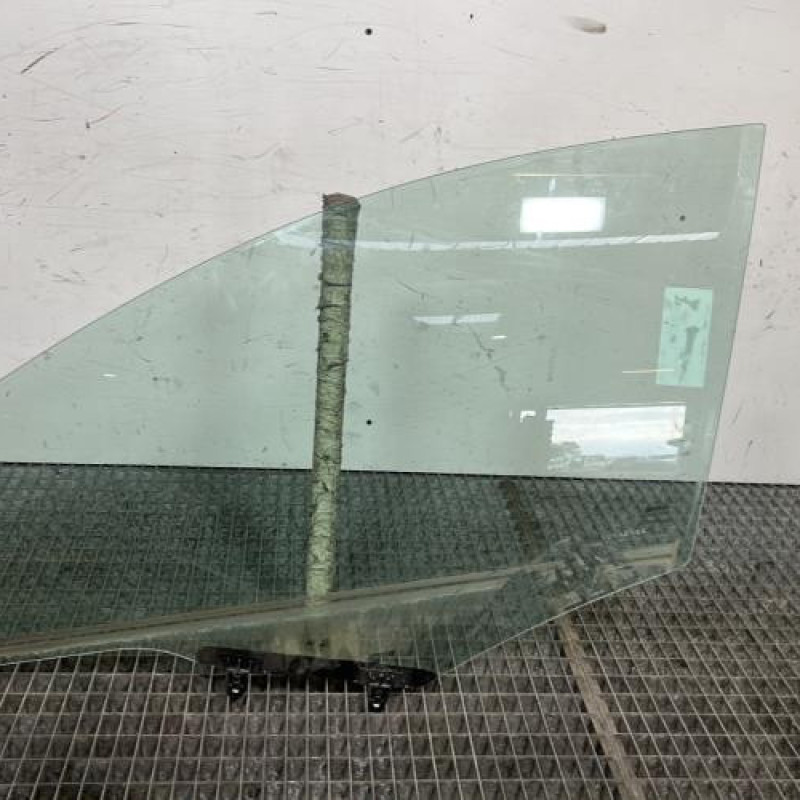 Vitre avant gauche RENAULT KADJAR Photo n°1