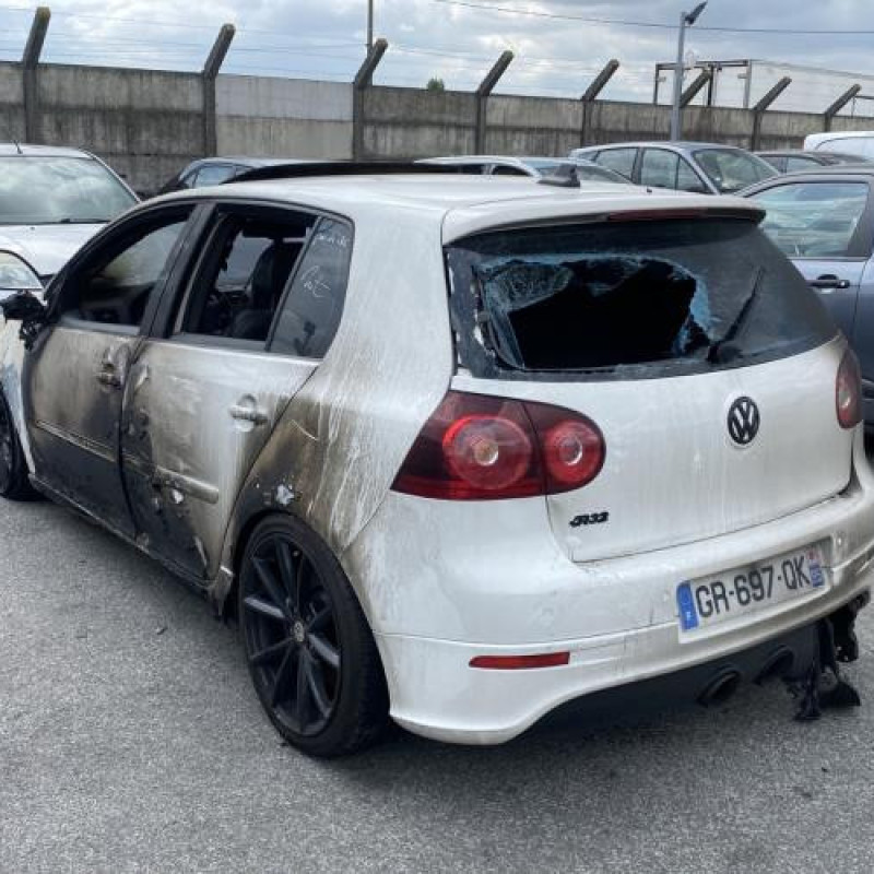 Custode arriere droit (porte) VOLKSWAGEN GOLF 5 Photo n°8