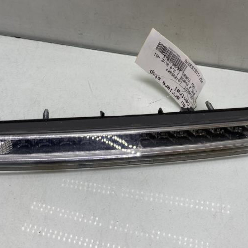 Feu arriere stop central PEUGEOT 308 2 Photo n°1