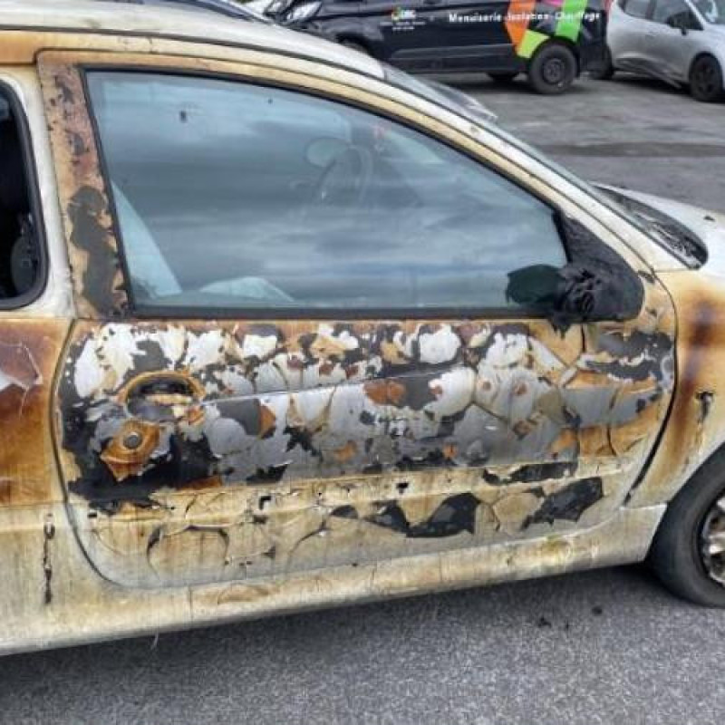 Pompe de direction PEUGEOT 206+ Photo n°6