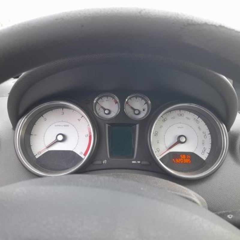 Reservoir essence PEUGEOT 308 1 Photo n°10