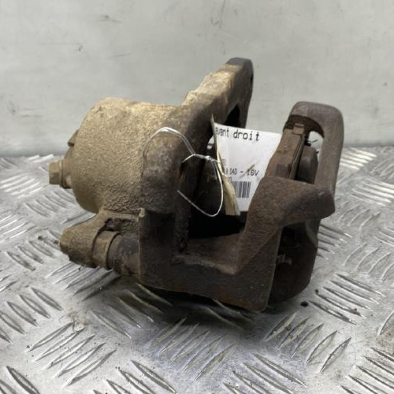 Etrier avant droit (freinage) TOYOTA RAV4 2 Photo n°6