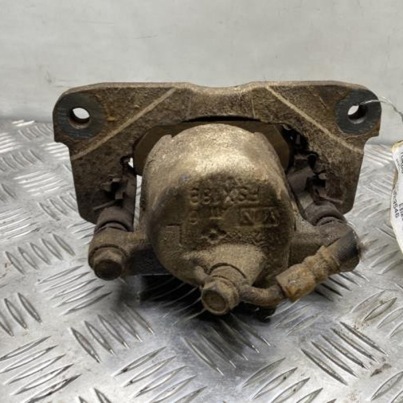 Etrier avant gauche (freinage) TOYOTA RAV4 2 Photo n°3