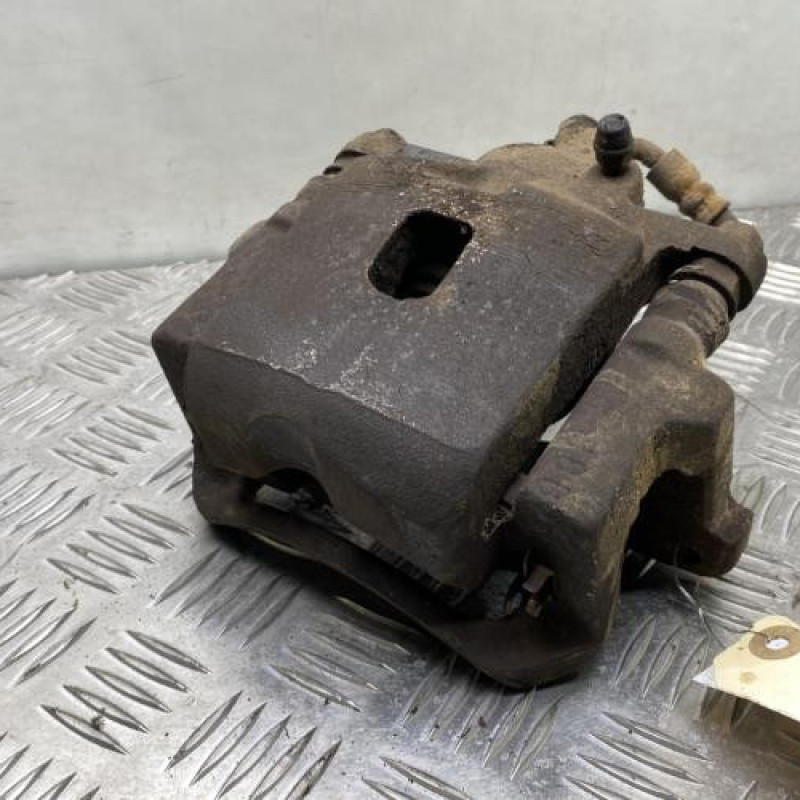 Etrier avant gauche (freinage) TOYOTA RAV4 2 Photo n°5