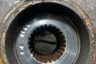 Pivot de moyeu avant droit KIA RIO 3