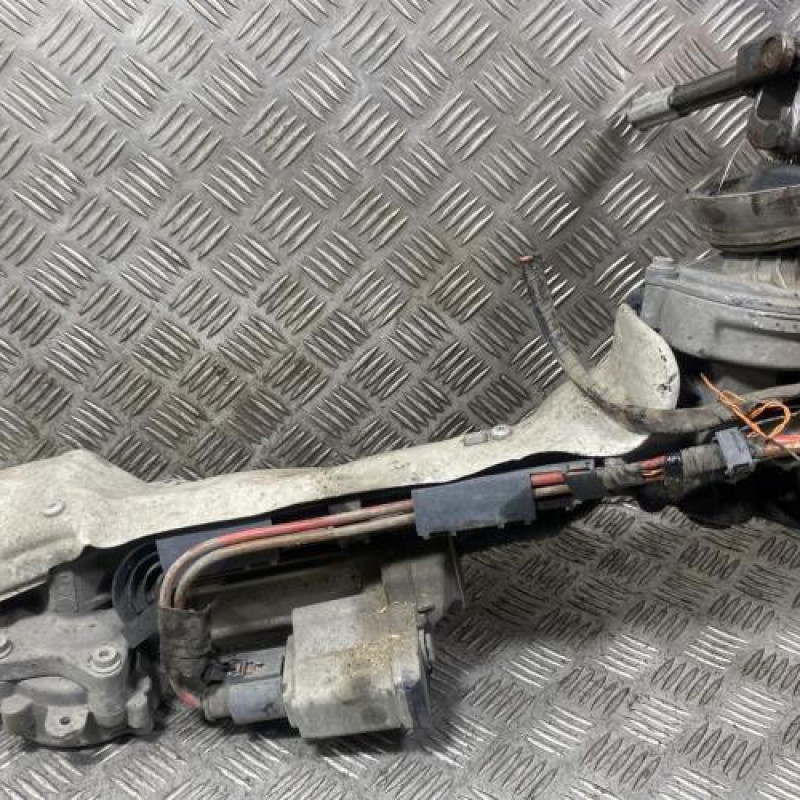 Cremaillere assistee VOLKSWAGEN GOLF 5 Photo n°3