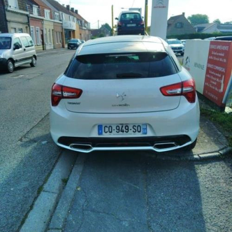 Camera de recul CITROEN DS5 Photo n°5