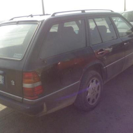 Capot MERCEDES 250 T124