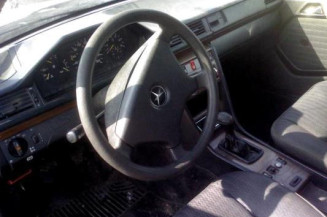 Capot MERCEDES 250 T124