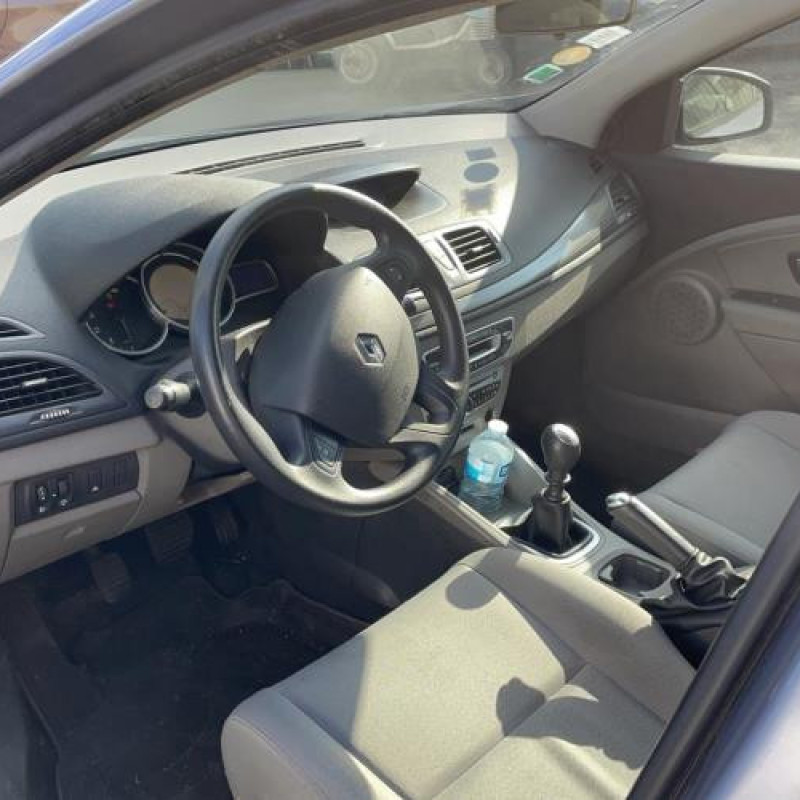 Malle/Hayon arriere RENAULT MEGANE 3 Photo n°5