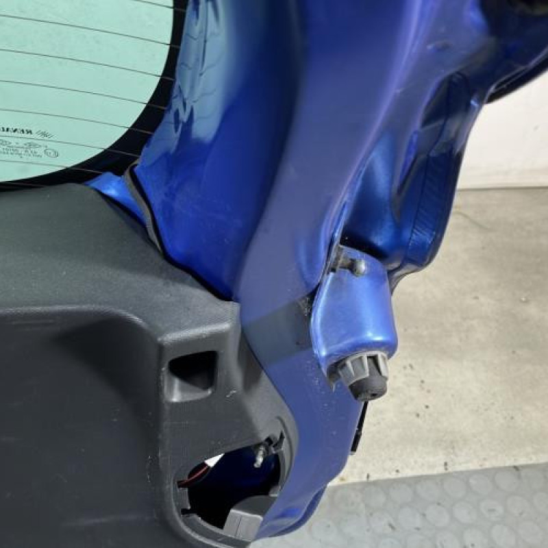 Malle/Hayon arriere RENAULT CLIO 4 Photo n°8