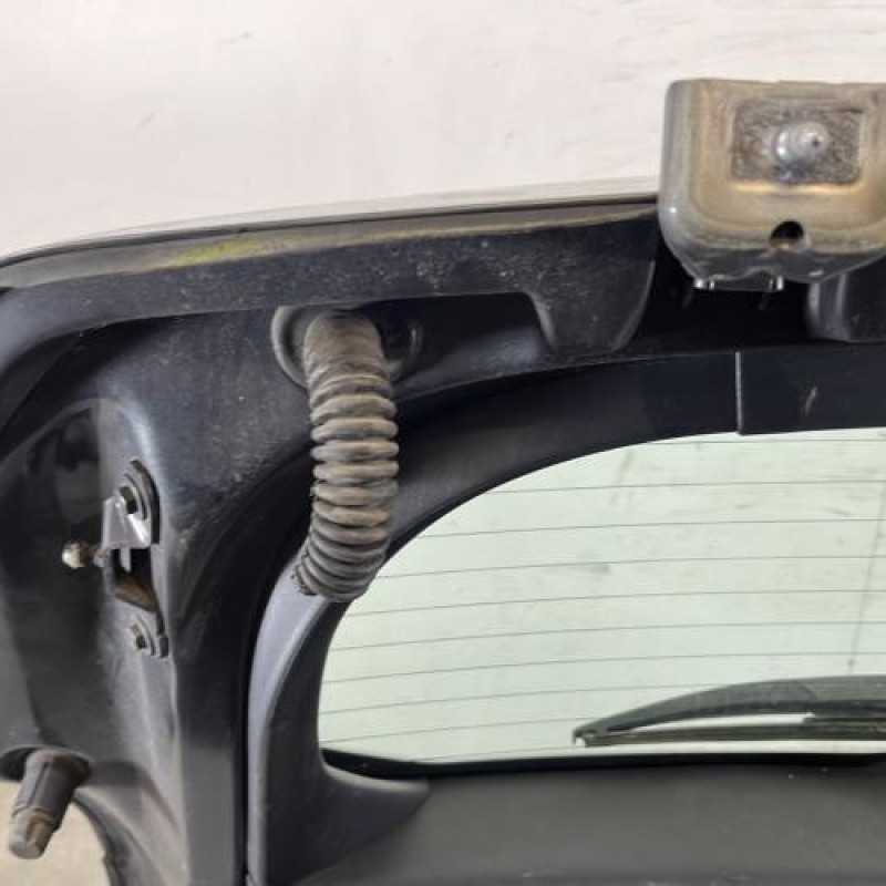 Malle/Hayon arriere PEUGEOT 5008 1 Photo n°8