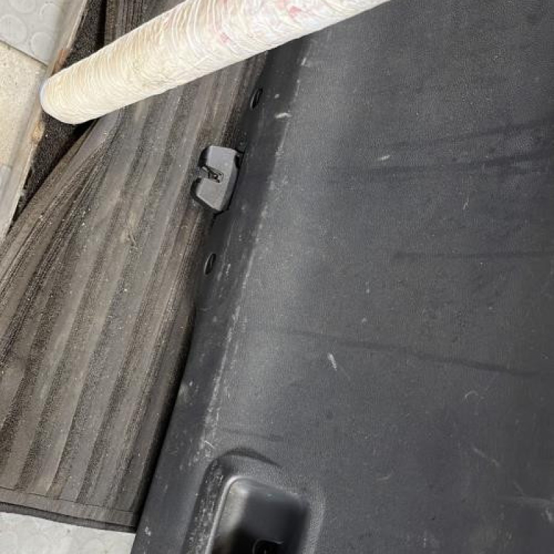 Malle/Hayon arriere PEUGEOT 5008 1 Photo n°10