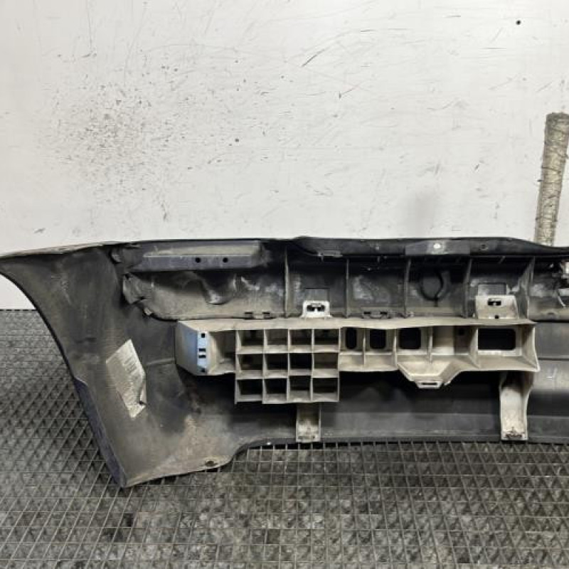 Pare choc arriere RENAULT CLIO 2 Photo n°6