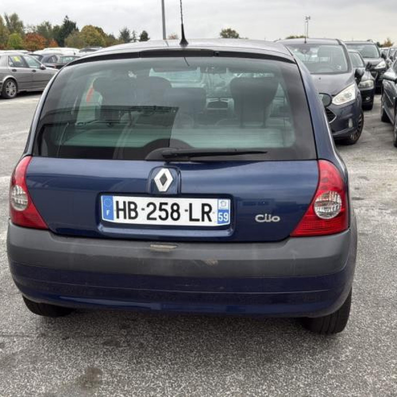 Pare choc arriere RENAULT CLIO 2 Photo n°11