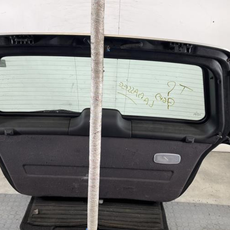 Malle/Hayon arriere MERCEDES CLASSE A 168 Photo n°11