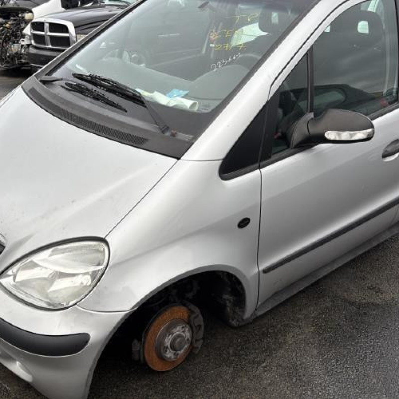 Pare choc arriere MERCEDES CLASSE A 168 Photo n°7