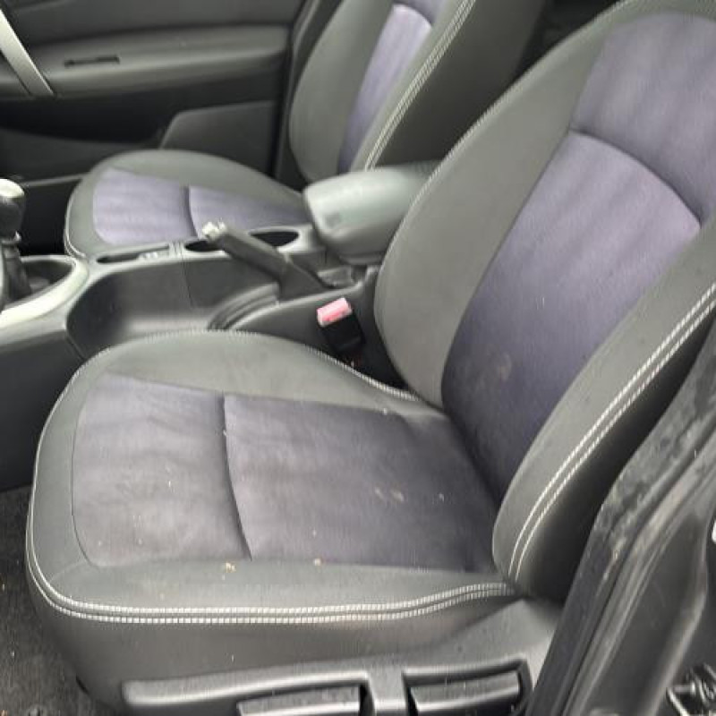 Attache ceinture arriere gauche NISSAN QASHQAI 1 Photo n°12