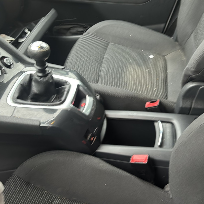 PEUGEOT 5008 1 PHASE 2 1.6 HDI - 8V TURBO Photo n°18