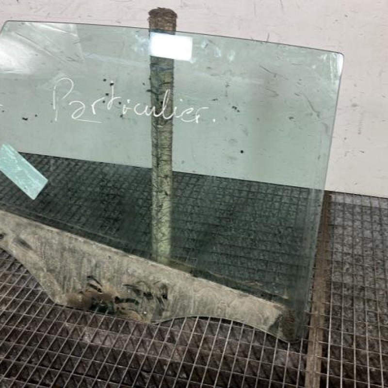 Vitre arriere droit OPEL ASTRA J Photo n°3