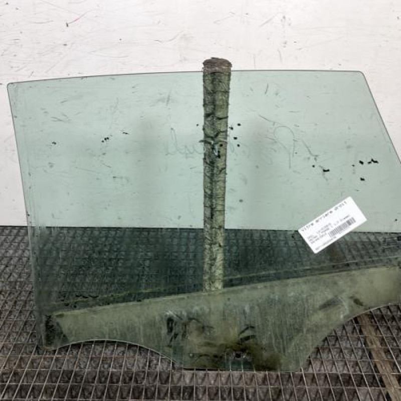 Vitre arriere droit OPEL ASTRA J Photo n°4