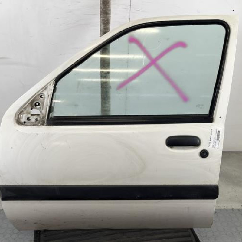 Porte avant gauche FORD FIESTA 4 Photo n°1