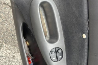 Porte avant gauche FORD FIESTA 4