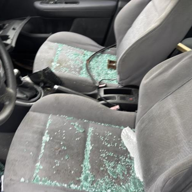 Reservoir essence PEUGEOT 307 Photo n°10