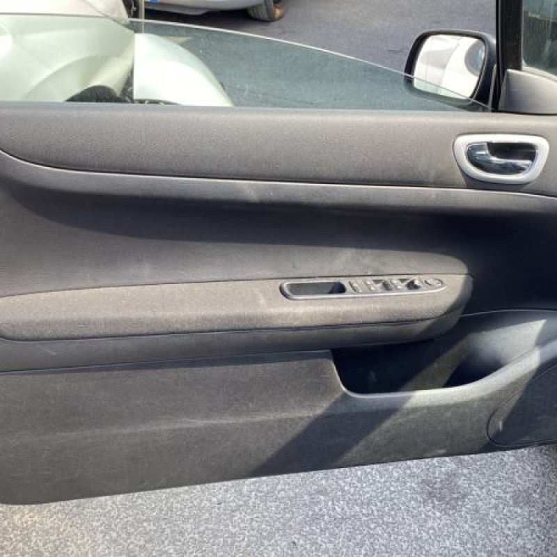 Feu arriere stop central PEUGEOT 307 Photo n°9