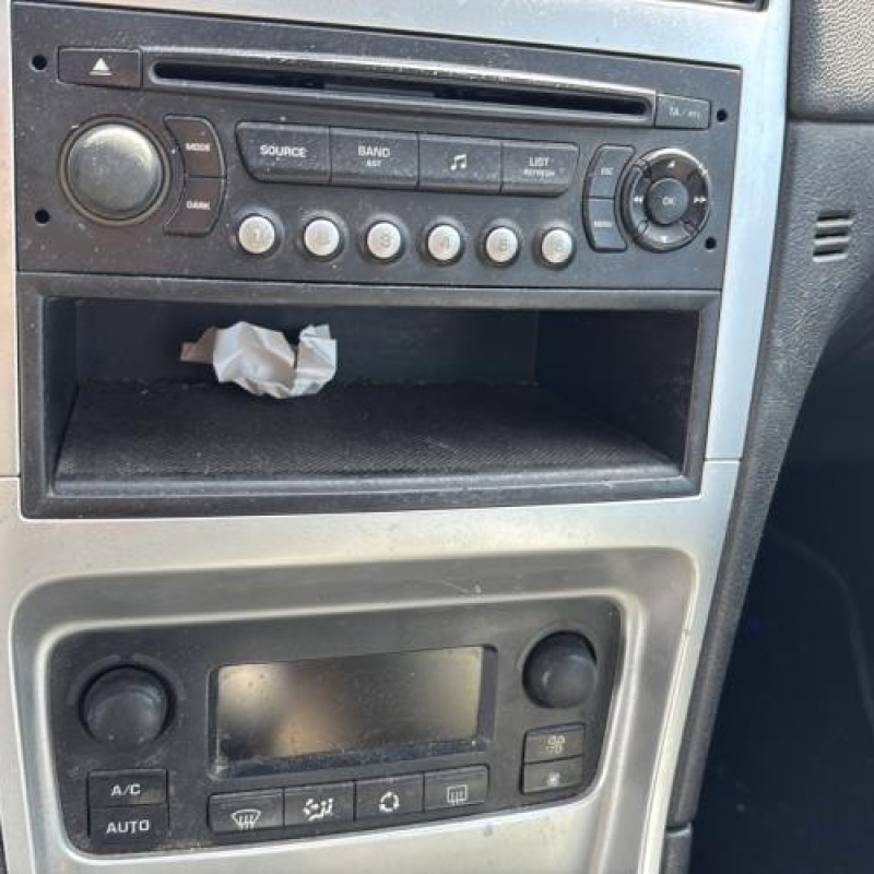 Feu arriere stop central PEUGEOT 307 Photo n°13