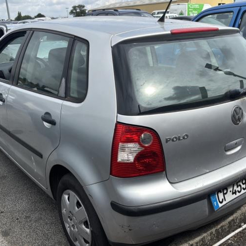 Capot VOLKSWAGEN POLO 4 Photo n°13