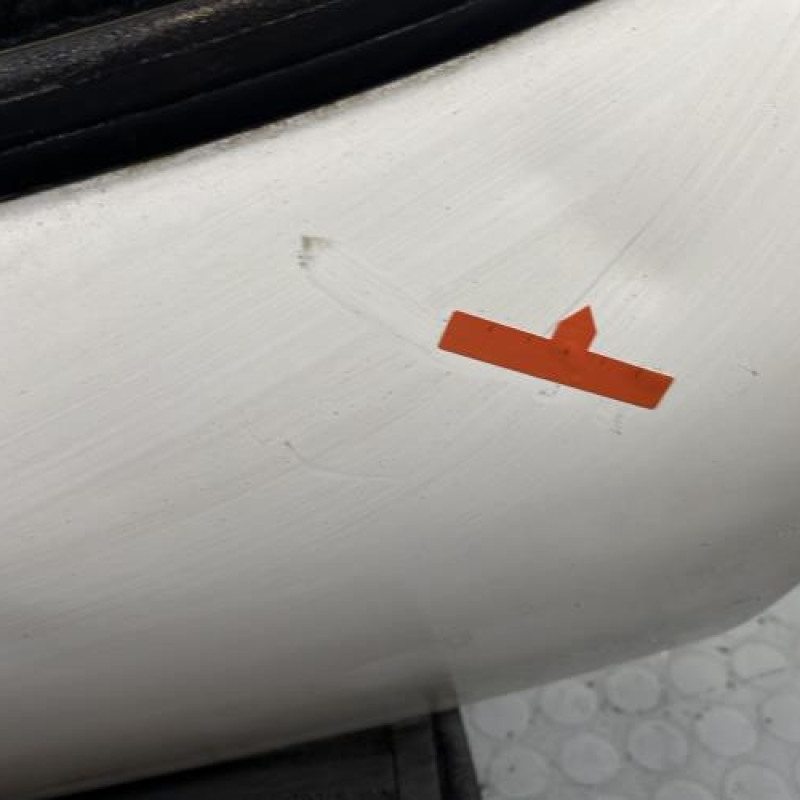 Malle/Hayon arriere FORD FIESTA 4 Photo n°2