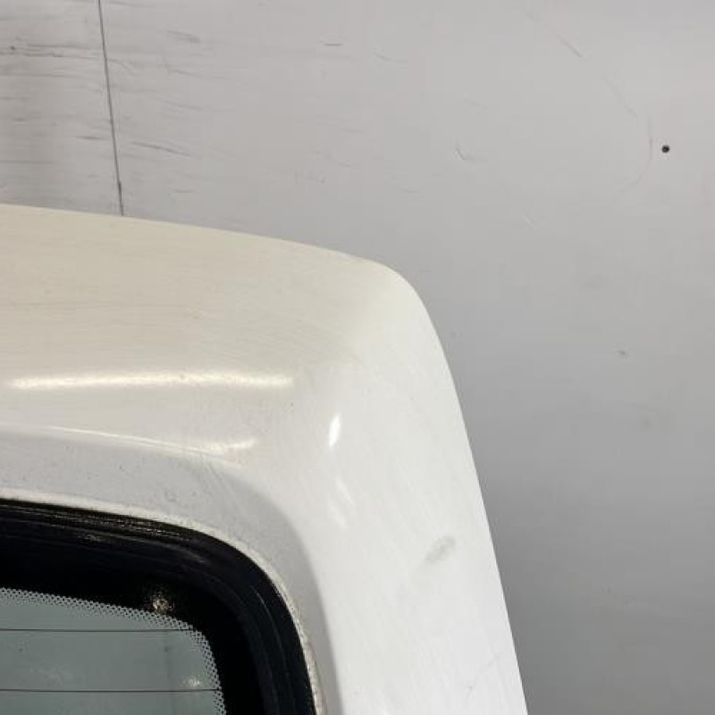 Malle/Hayon arriere FORD FIESTA 4 Photo n°4