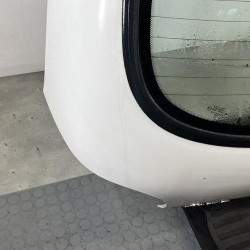 Malle/Hayon arriere FORD FIESTA 4 Photo n°6