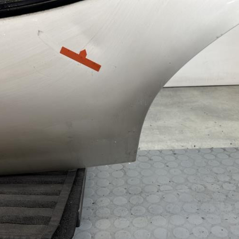 Malle/Hayon arriere FORD FIESTA 4 Photo n°8