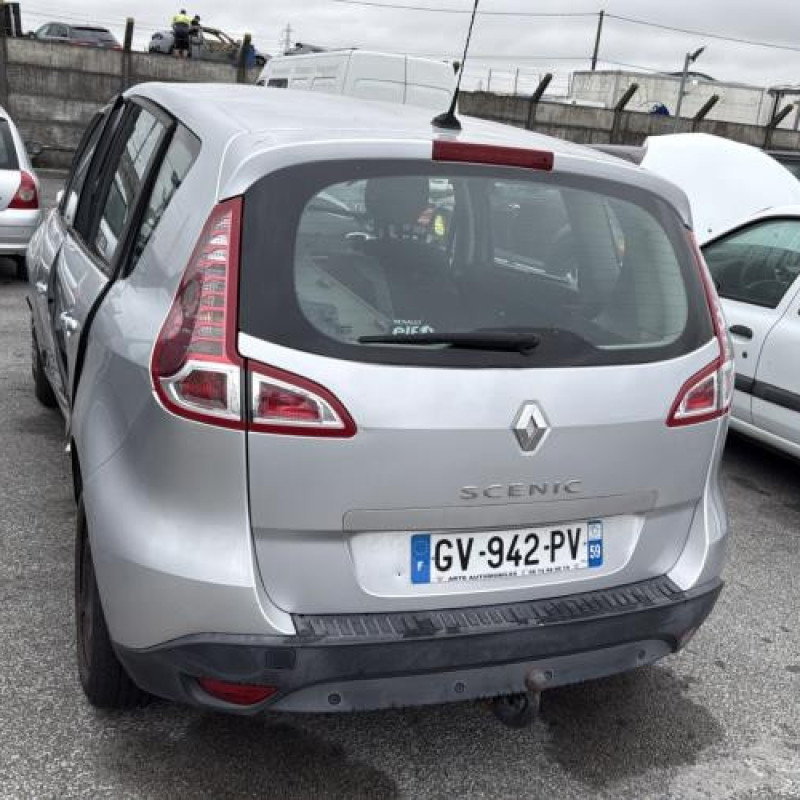 Malle/Hayon arriere RENAULT SCENIC 3 Photo n°16