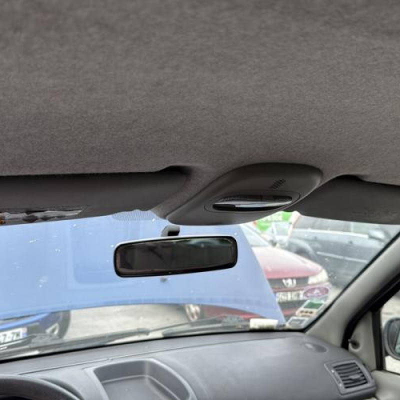 Aile avant gauche RENAULT CLIO 2 Photo n°18