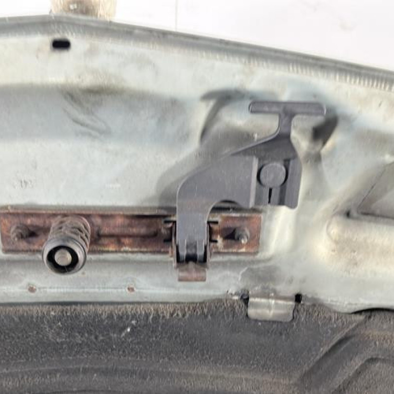 Capot RENAULT CLIO 2 Photo n°7