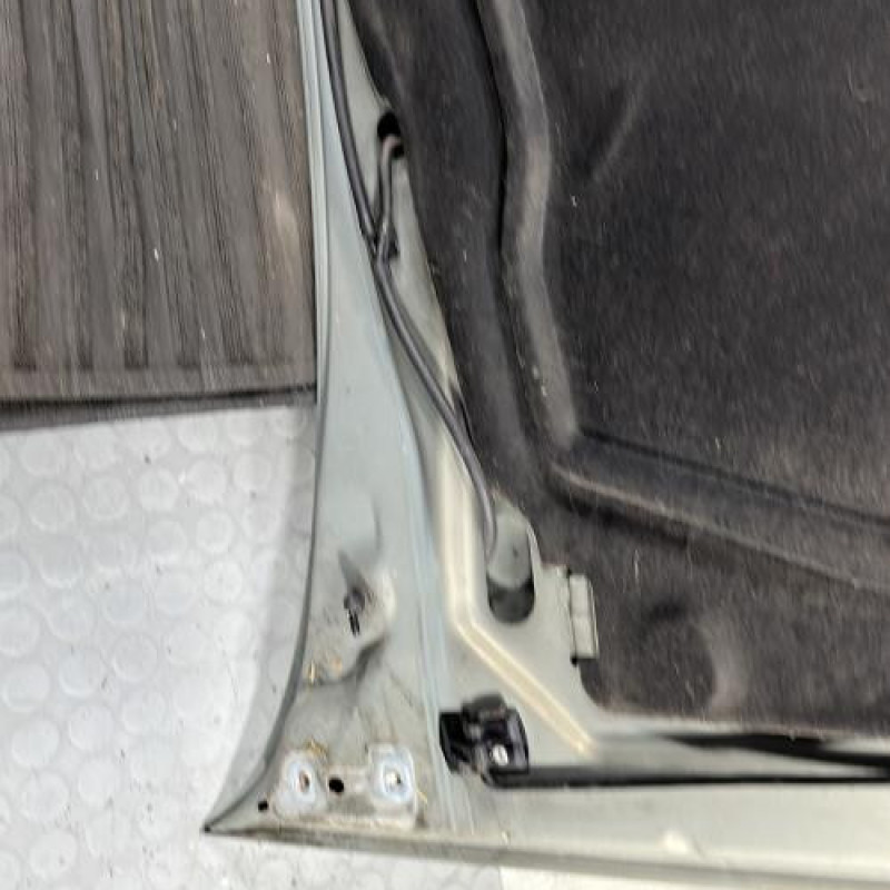 Capot RENAULT CLIO 2 Photo n°9