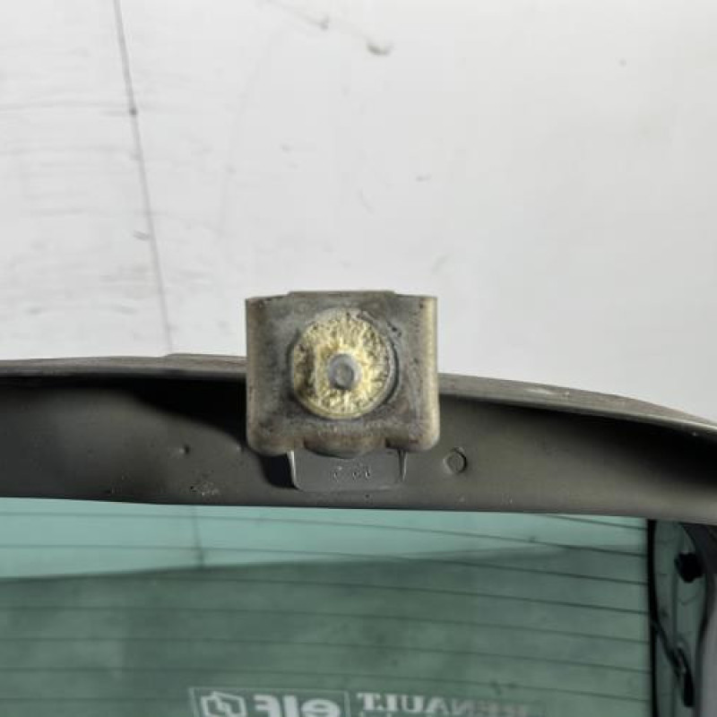 Malle/Hayon arriere RENAULT CLIO 2 Photo n°7