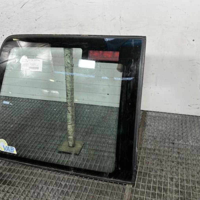 Vitre porte coffre gauche VOLKSWAGEN TRANSPORTER 4 Photo n°3