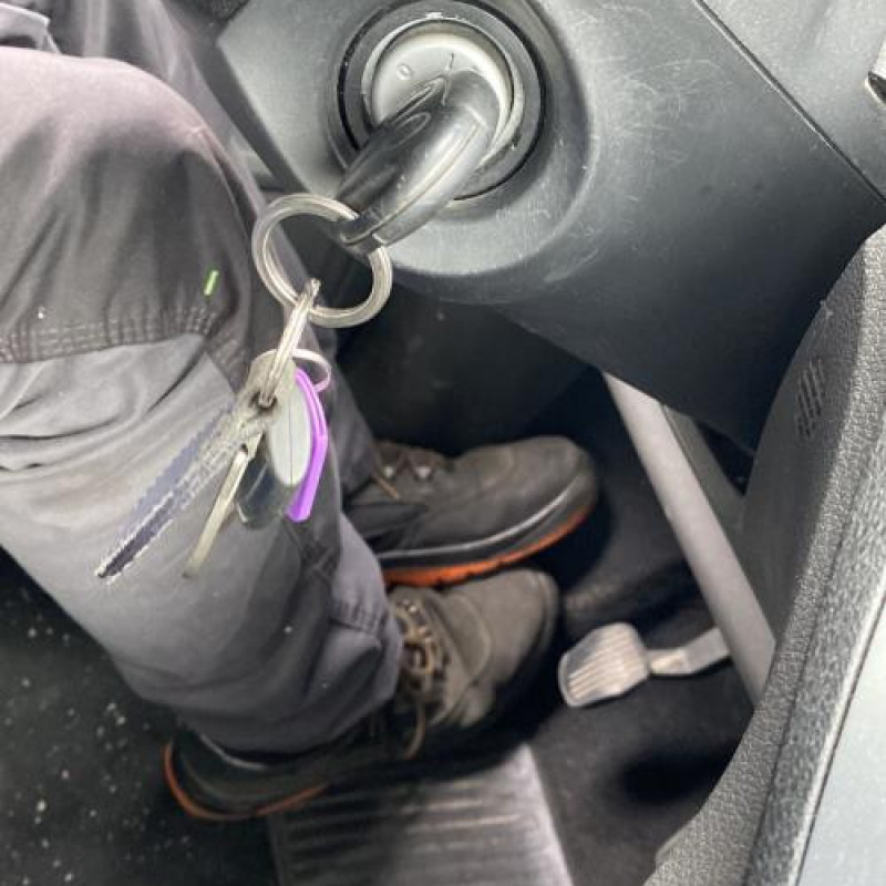 Vitre arriere droit FORD C-MAX 1 Photo n°14