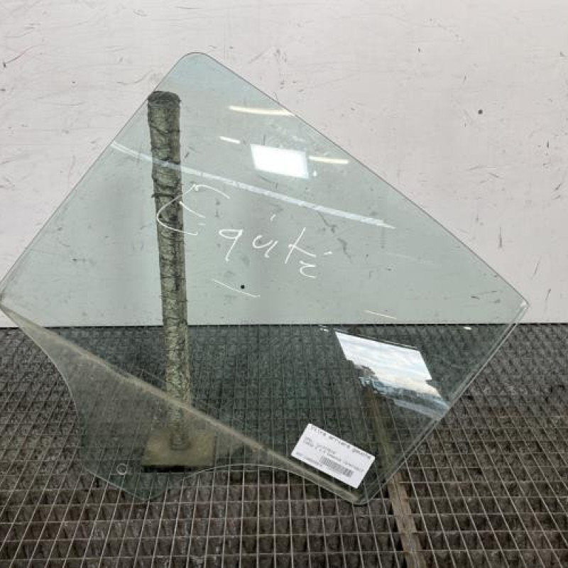 Vitre arriere gauche OPEL CORSA E Photo n°1