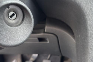 Feu arriere stop central PEUGEOT 5008 1