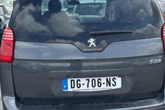 Feu arriere stop central PEUGEOT 5008 1