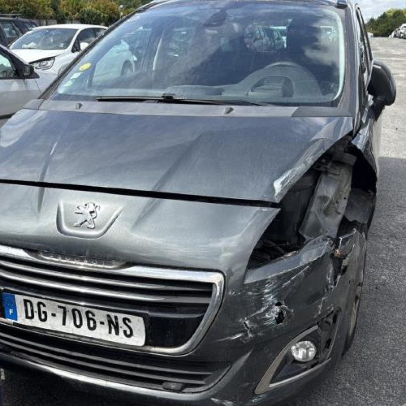 Feu arriere stop central PEUGEOT 5008 1 Photo n°9