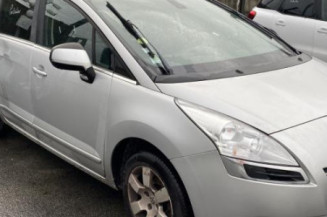 Feu arriere stop central PEUGEOT 5008 1