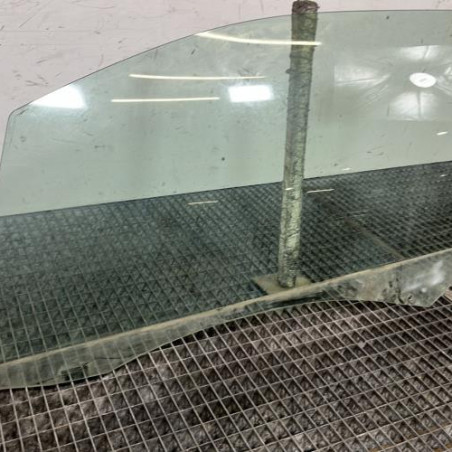 Vitre avant gauche PEUGEOT 208 1